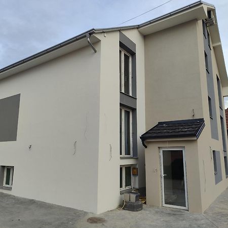 Apartmani Hub Ni Esterno foto