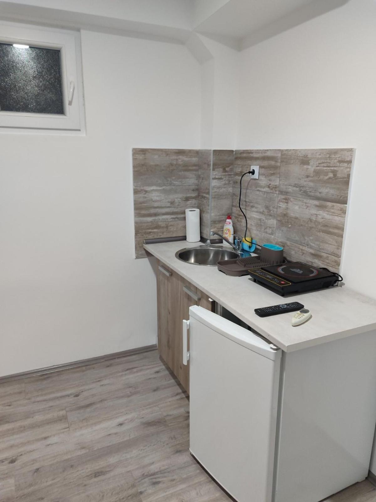 Apartmani Hub Ni Esterno foto