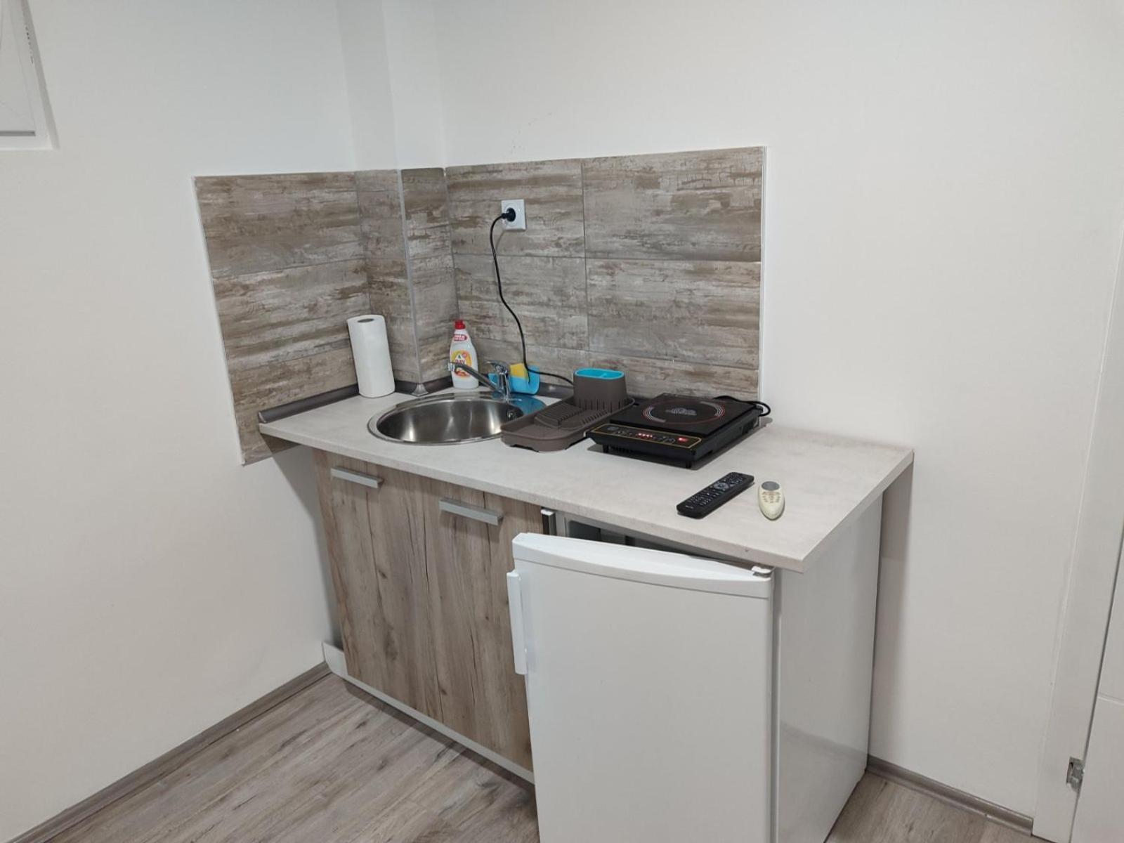 Apartmani Hub Ni Esterno foto